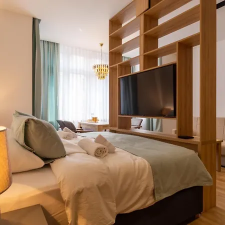 Apartmoon